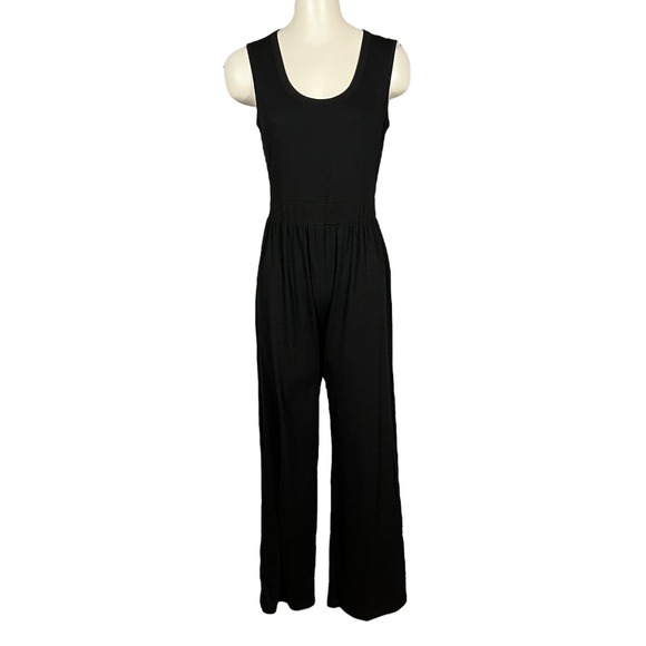 Elegant Black Sleeveless Jumpsuit - Picture 2 of 13